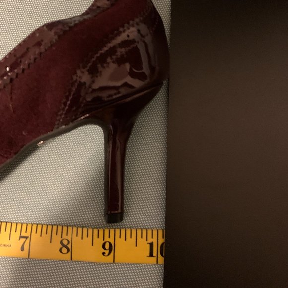 Brand New Dana Buchman Wingtip Heels - Picture 6 of 6
